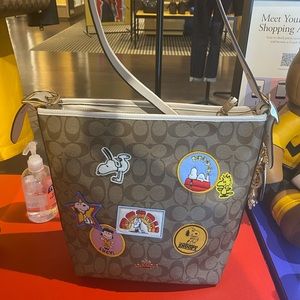 NEW!! COACHxPEANUTS SNOOPY DUFFLE BAG